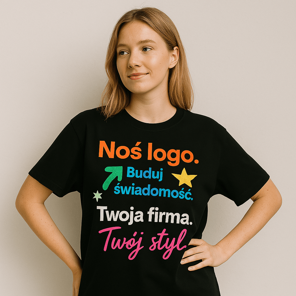 T-shirt firmowy damski oversize z nadrukiem motywacyjnym Noś logo. Buduj świadomość. Twoja firma. Twój styl. – koszulka reklamowa z nadrukiem DTF